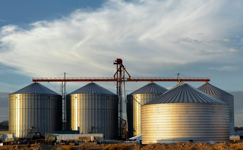 Grain storage silos at a supplier facility – sourcing and supplier qualification for Brazilian commodities