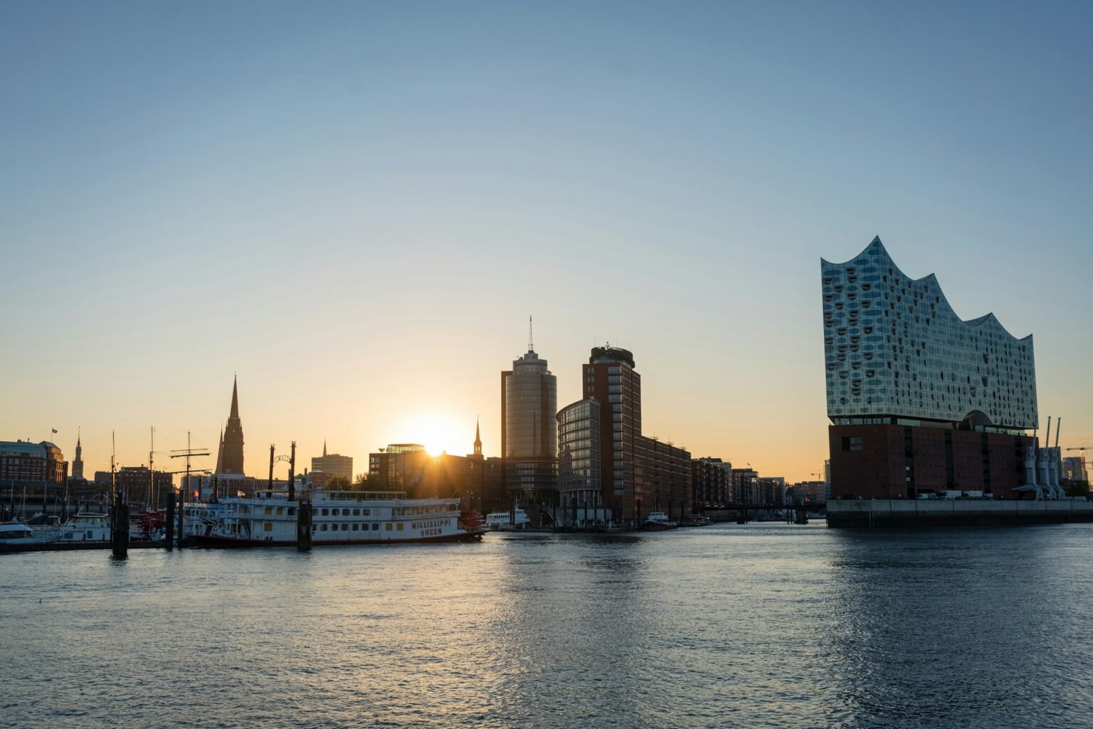 Hamburg harbour skyline with the Elbphilharmonie at sunset – Kolash Group Brazilian commodities for Europe