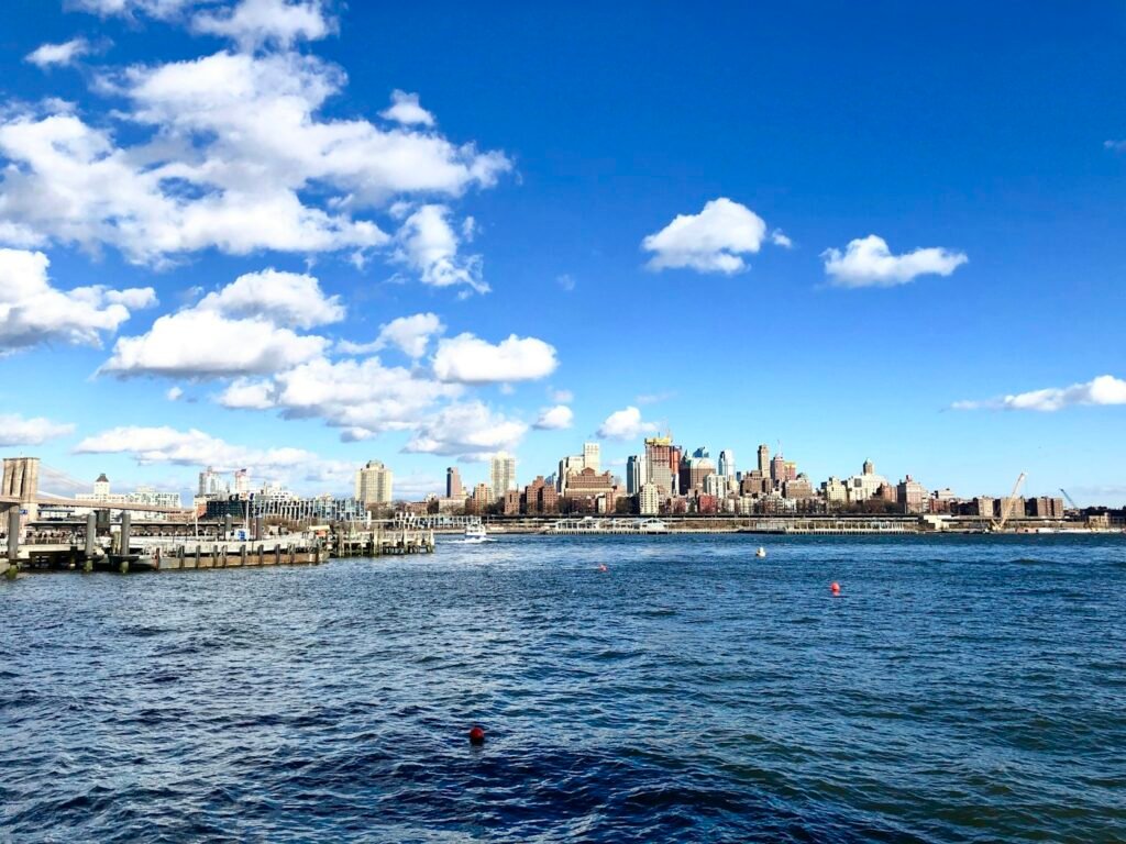 New York harbor and Manhattan skyline – North American market for Brazilian commodities