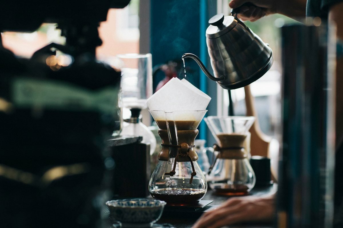 Specialty coffee bar pour-over brewing